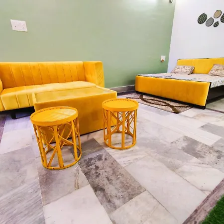 Yellow Homestay - Modern 2Bhk Ac Stay Jabalpur Exterior photo