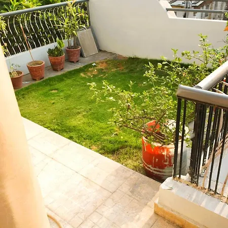 Yellow Homestay - Modern 2Bhk Ac Stay Jabalpur Exterior photo