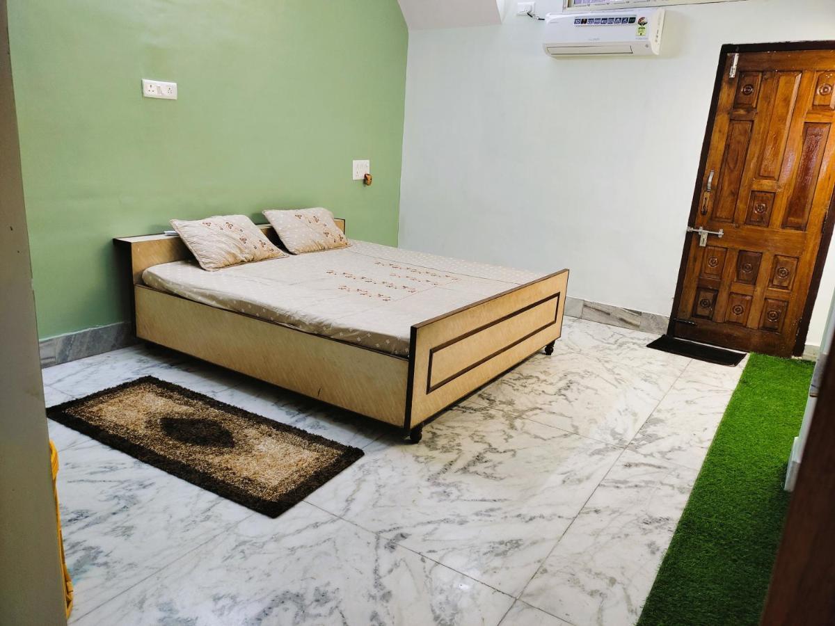 Yellow - Modern 2bhk Ac * Jabalpur