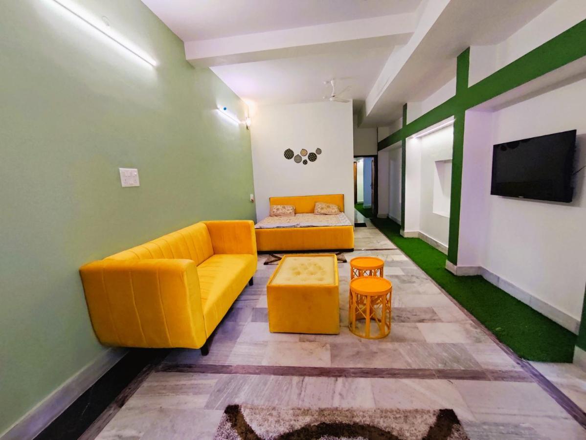 Yellow - Modern 2bhk Ac * Jabalpur